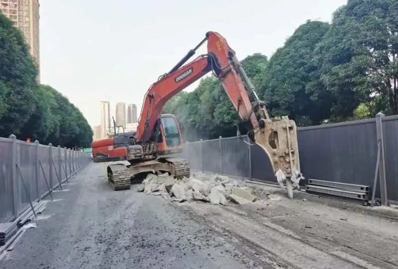 10月26日，陈村水厂南线出厂管工程正式破土动工。绿城水务周宁供图.jpg